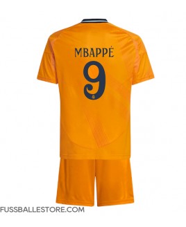 Günstige Real Madrid Kylian Mbappe #9 Auswärts Trikotsatzt Kinder 2024-25 Kurzarm (+ Kurze Hosen)